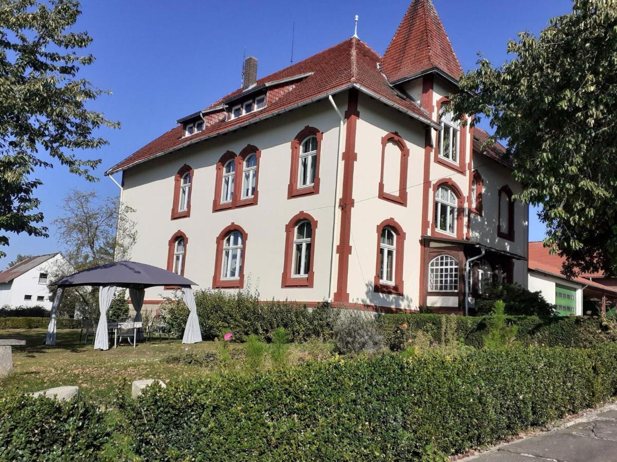 トレンデルブルク Cosy Flat On A Family Friendly Holiday Farm In Northern Hesseヴィラ エクステリア 写真